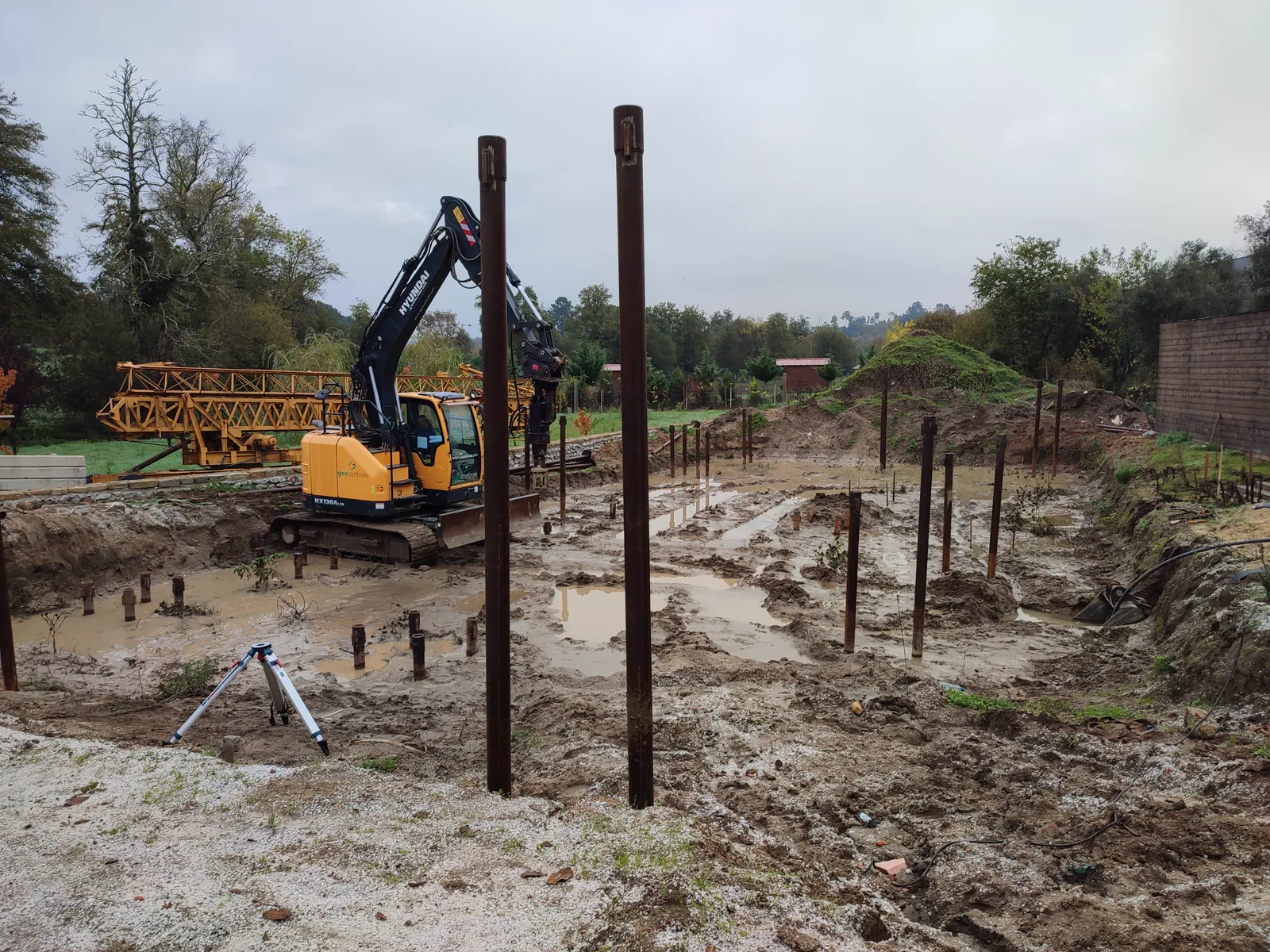 Pile installation for a building foundation in Viseu